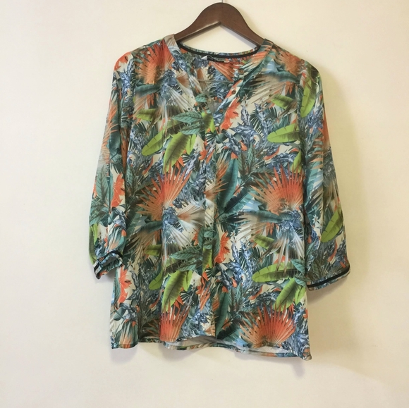 ✨️Vibrant Tropical Print Top - Picture 3 of 8